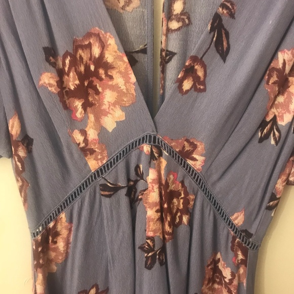ASTR Blue Floral Romper - Picture 4 of 5